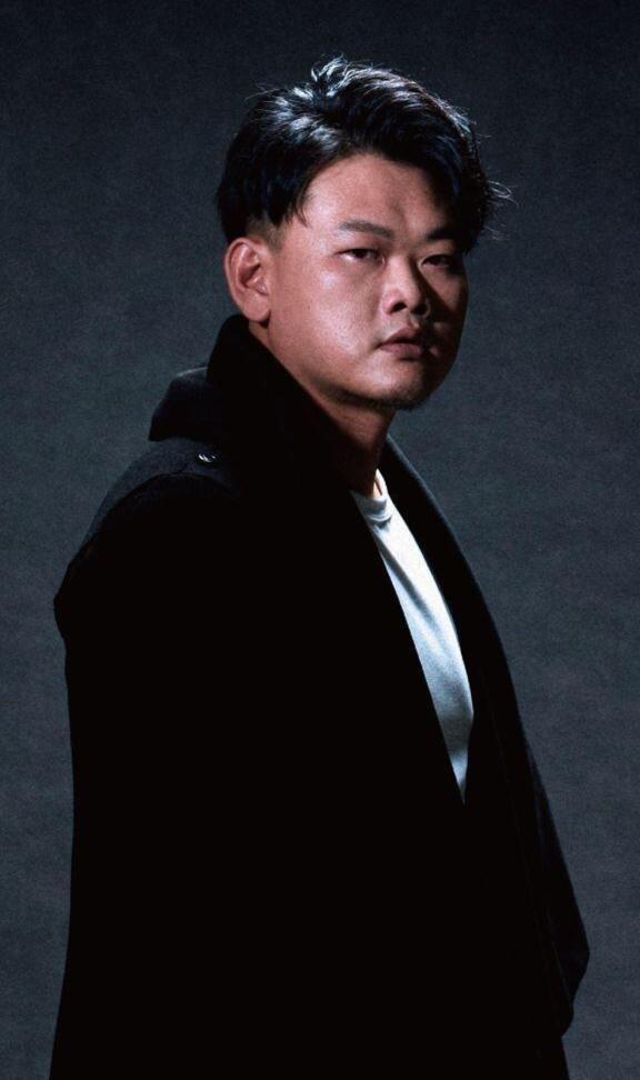 香港男老演员的魅力时光回顾