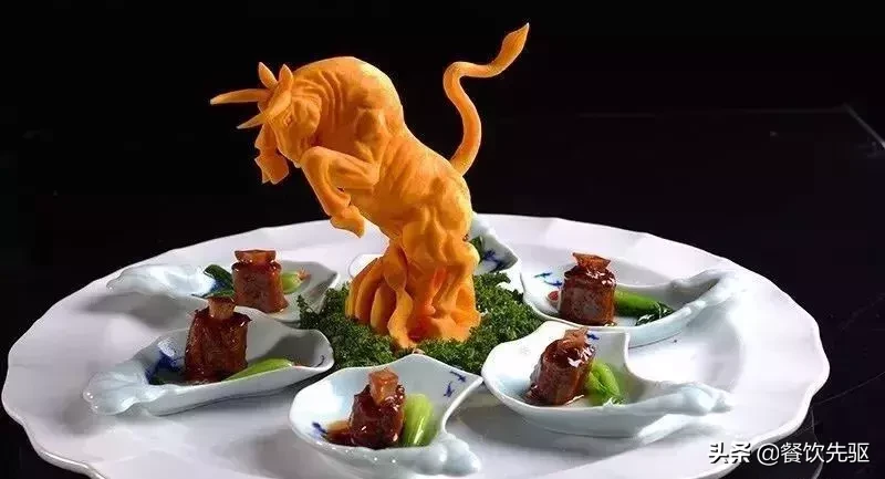 科技重塑美食魅力，未来烹饪之旅中的最新造型菜体验